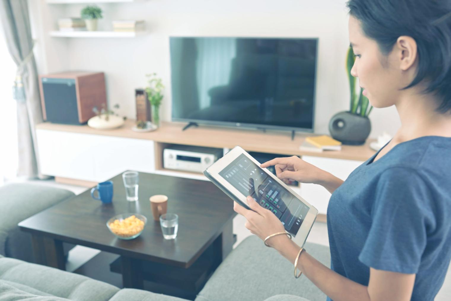 Teilnehmer bei der Analyse von Finanzberichten